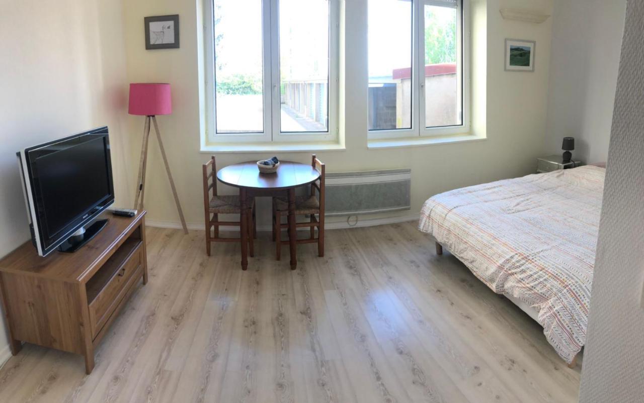 Le Comtois, Studio Au Calme Proche De La Gare Безансон Екстериор снимка
